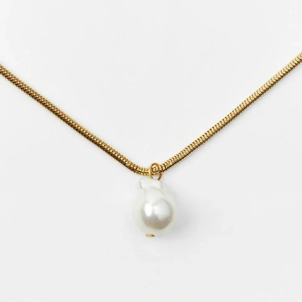 🌹NWT. Zara Golden Faux Pearl Long snake chain necklace.